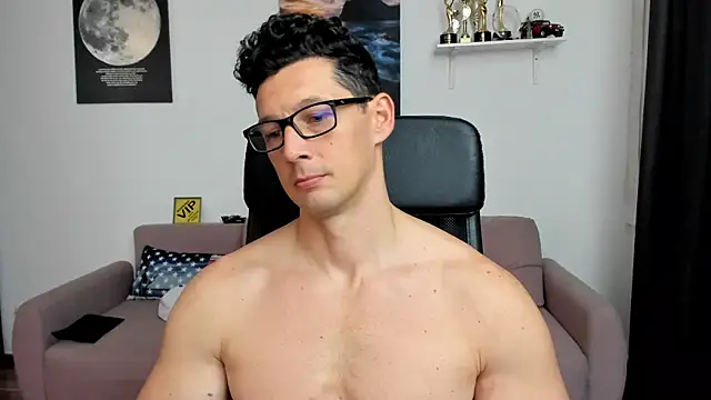 BrutusK08's Live XXX Chat