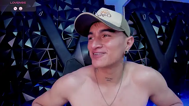 LiamDeepsn Live XXX chat