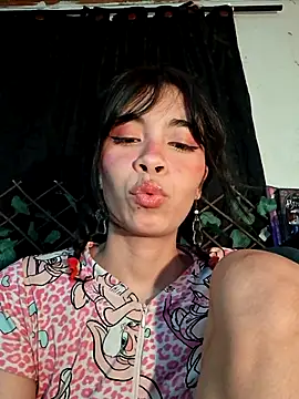 دردشة Dolli_virginpussy الجنسية المباشرة