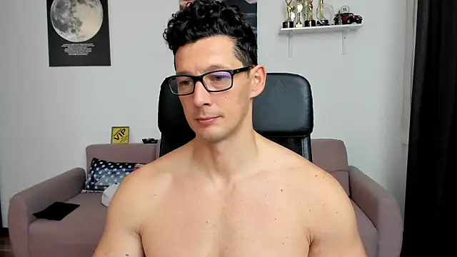 BrutusK08's Live XXX Chat