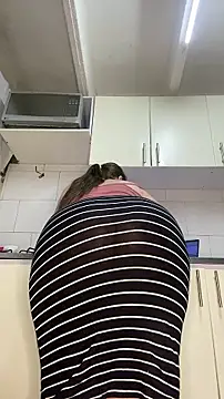 Chloee_Peach 现场XXX聊天