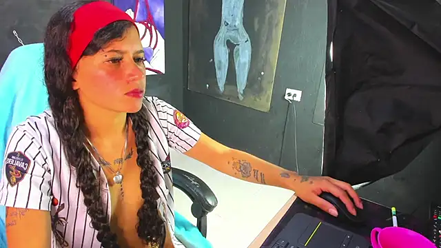 Sharlotshh Live XXX-chat