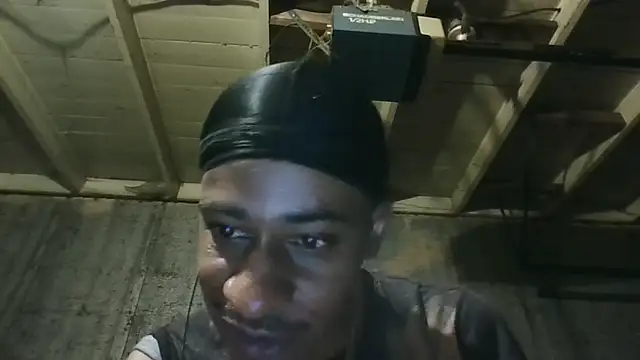 Leo99842 Chat XXX in diretta