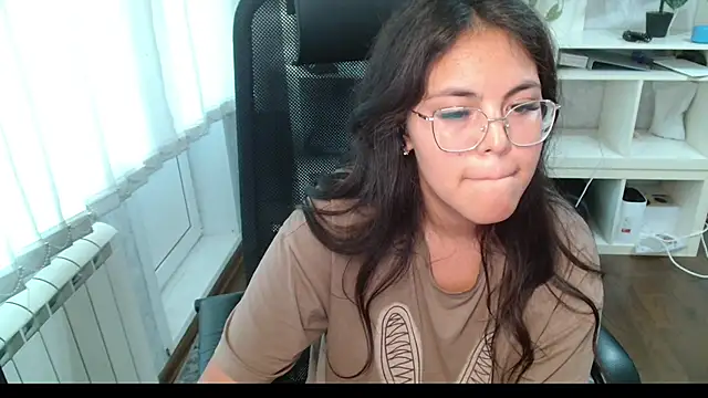 Anda_here Chat XXX live
