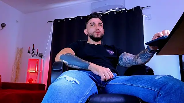 XXX chat uživo modela MightyAaron66