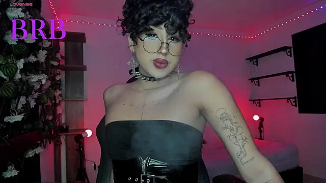 Heka_Prudence XXX чат на живо