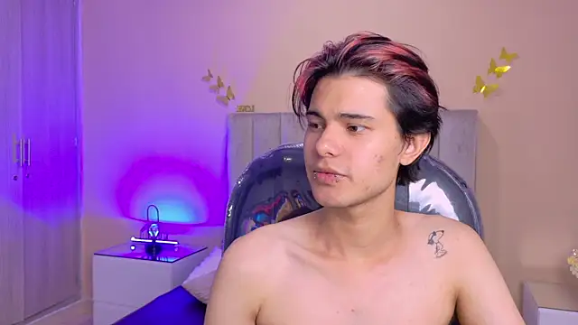 Czat XXX na żywo – Derek_Sinn