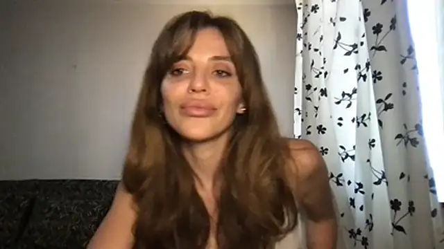 Živý XXX chat Solenne
