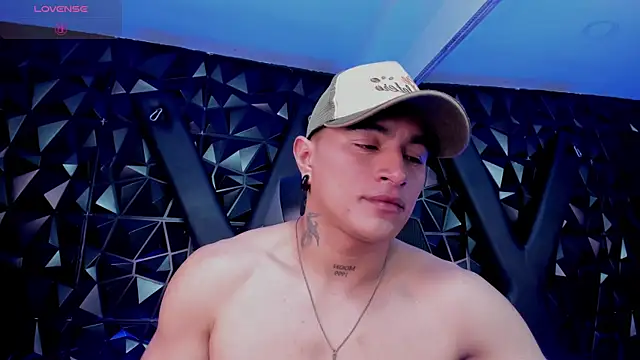 LiamDeeps' Live XXX Chat
