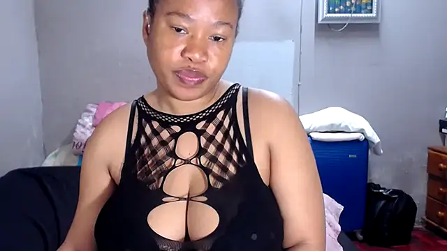 BigAreola26 Adlı Modelin Canlı XXX Sohbeti