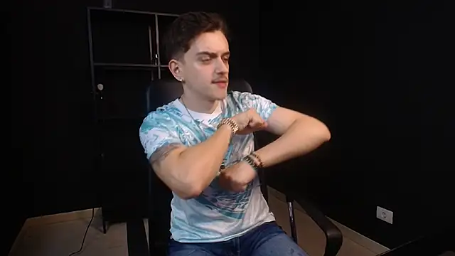 Chat +18 de FelixStarkk ao vivo