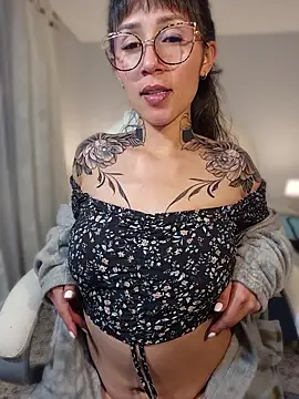 Mar_puentes' Live XXX Chat