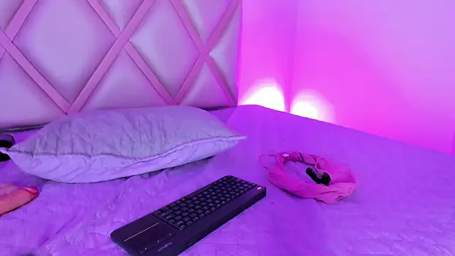shaira-07's Live XXX Chat