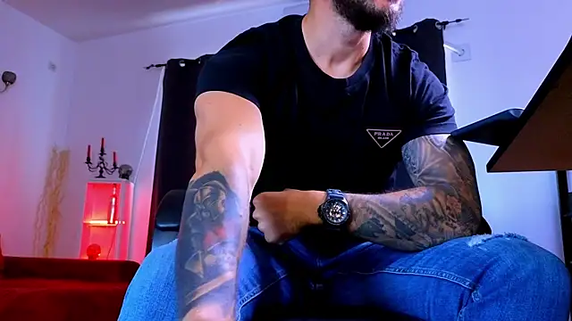 MightyAaron66 Adlı Modelin Canlı XXX Sohbeti