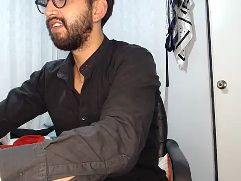 thomass1018 网络视讯表演