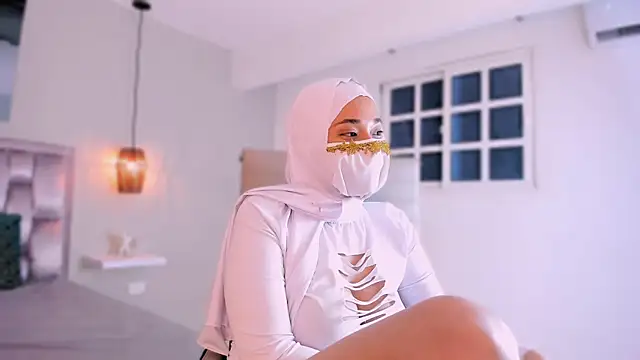צ'אט XXX בשידור חי של LittleNoor