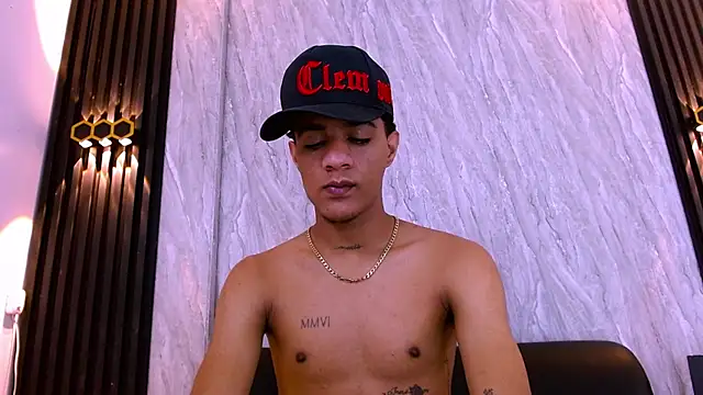 XXX chat uživo modela _Thiago12