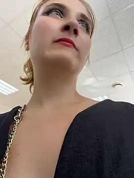 Chat +18 de AdelRich ao vivo