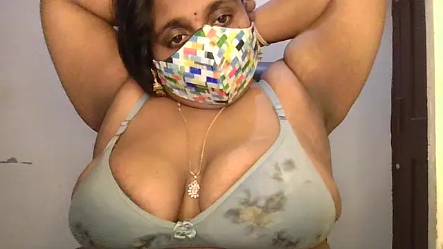 Divyahoty Live XXX-chat