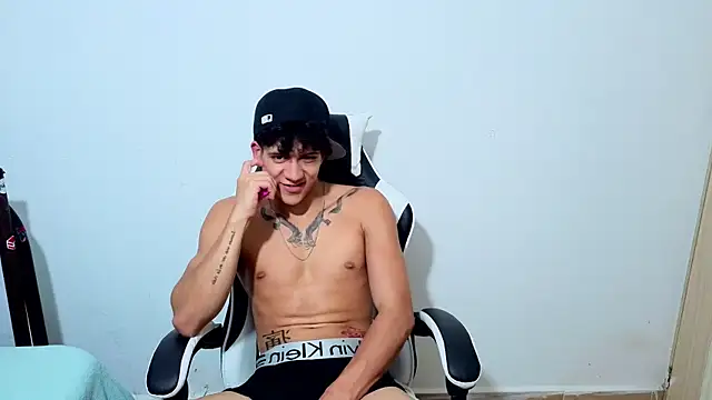 Онлайн чат XXX Noah__Dick