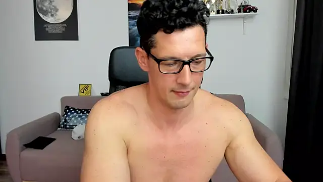 BrutusK08 라이브 XXX 채팅
