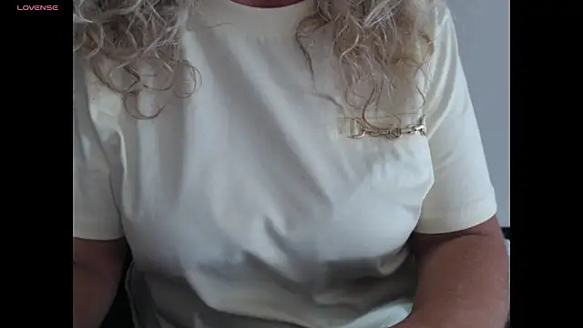 JenniLowen's Live XXX Chat