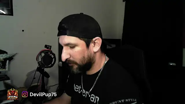 Chat XXX en directo de DevilPup75_