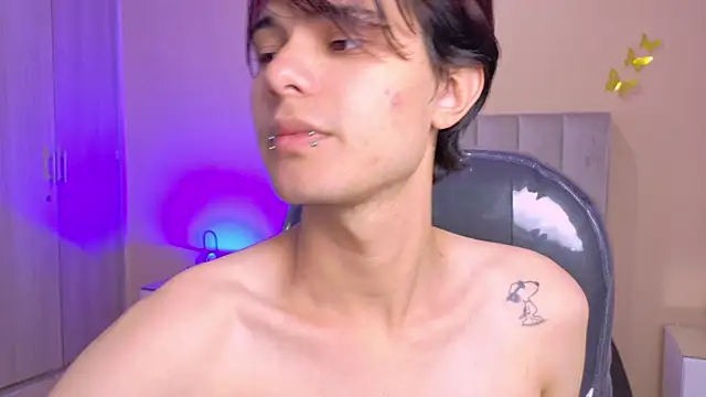Derek_Sinn Chat XXX in diretta