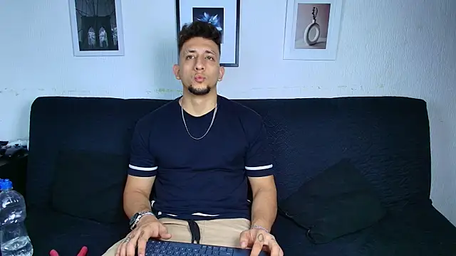 Sr_Maykol Chat XXX in diretta