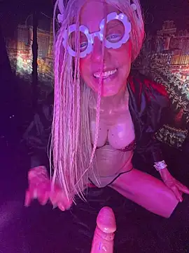 1NikiVegas Live XXX-chat