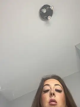 Chat XXX ao vivo de BrunetteBarbieXx_