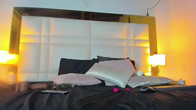 Brenda_Thomp 现场XXX聊天