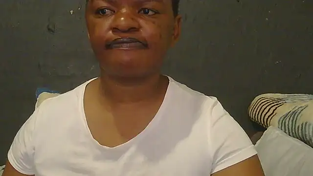 ebony_rose11 élő XXX-chatje