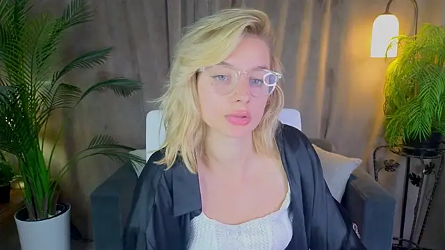 NoraMoreau Live XXX Chat