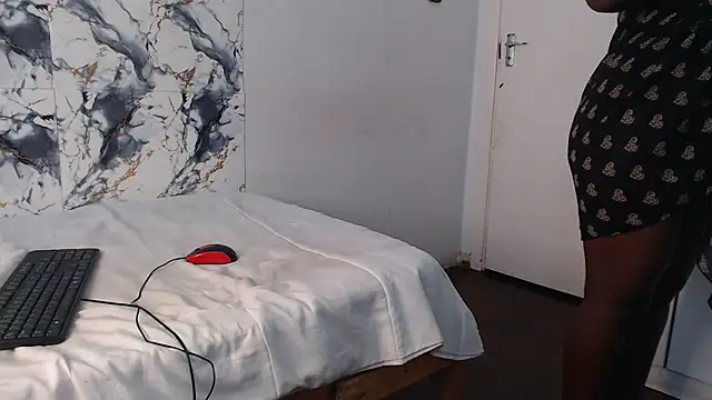 CurvyJ255 Live XXX Chat