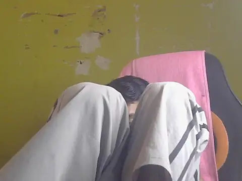 Stubborndesiboy Chat XXX in diretta