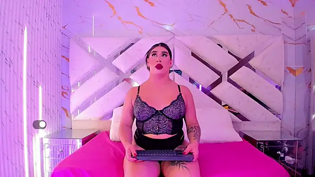 Nina_Strauss Adlı Modelin Canlı XXX Sohbeti