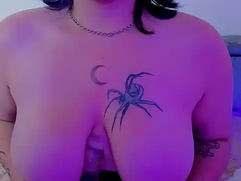 Blueberry_gothic Chat XXX in diretta