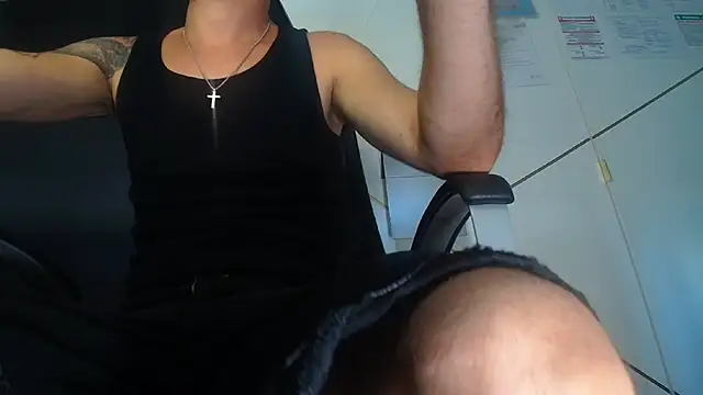 แชท XXX สดของ JamesMyerss