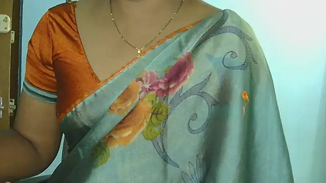 Chatroom XXX en direct de latha_hot_telugu