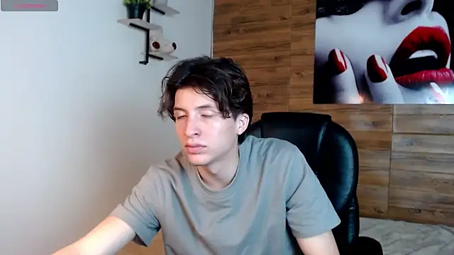 XXX chat uživo modela Marcoviolet