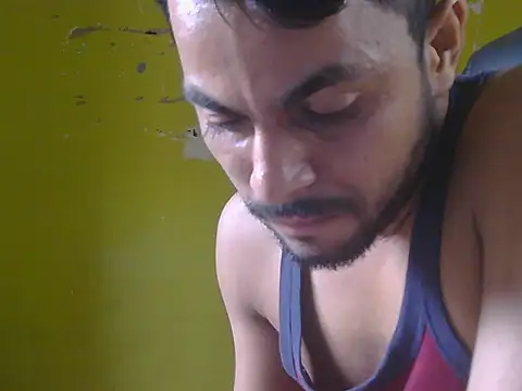 Stubborndesiboy live XXX chat