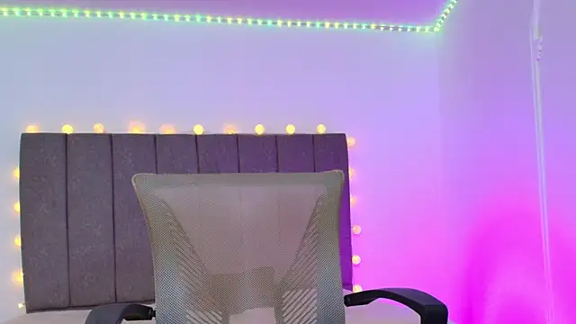 Adonys_Lewis_ Live XXX Chat