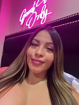 دردشة sexyyykloee الجنسية المباشرة