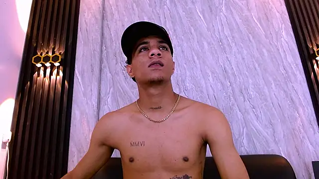XXX chat uživo modela _Thiago12