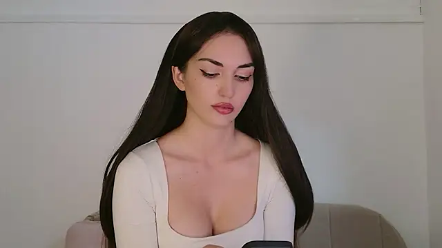 AdeleGilbert Adlı Modelin Canlı XXX Sohbeti