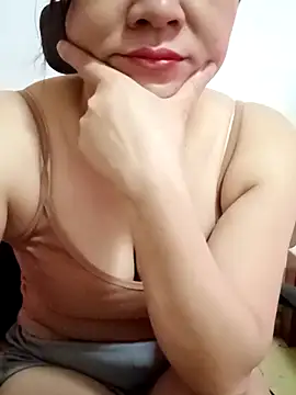 Romilk-12 Chat XXX in diretta