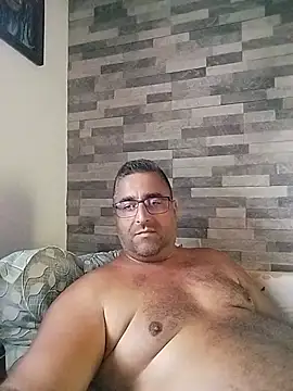 Czat XXX na żywo – ADRIAN_ADI40
