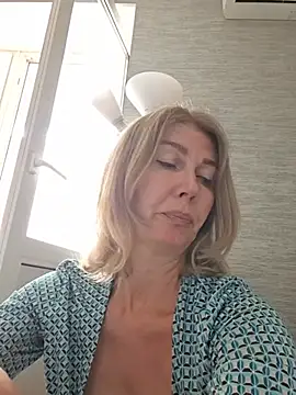 stellahere8's Live XXX Chat