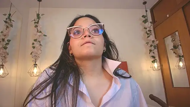 Živý XXX chat Shadya_